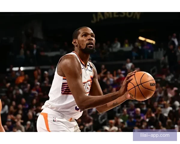 杜兰特谈破防秘诀：底线与三分跑位创造空间显威力